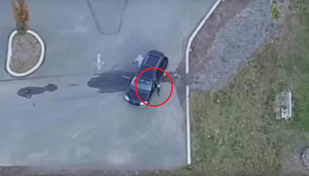 Il surprend sa femme à le tromper dans un parking avec un drone