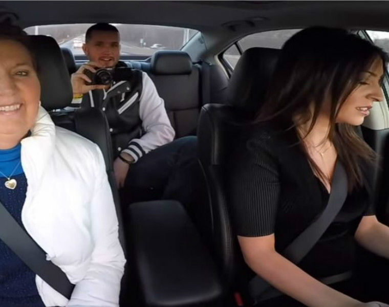 Il lui achète des sous-vêtements vibrants. Elle vient presque devant sa belle-mère…