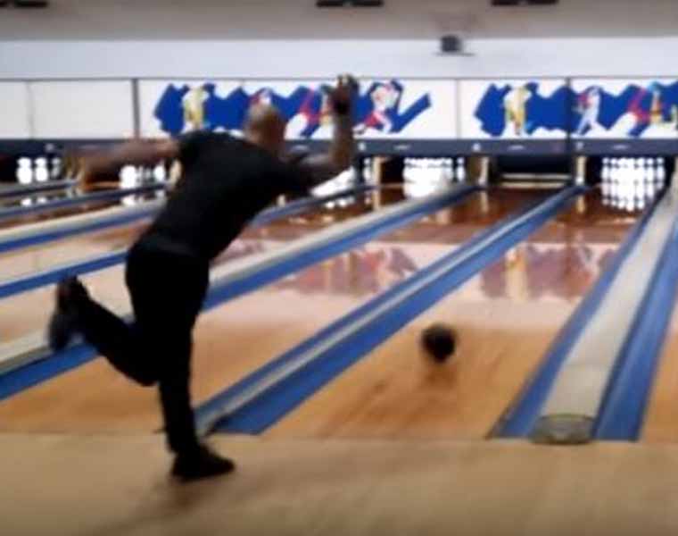 VIDÉO : Partie parfaite aux quilles en moins de 90 sec!