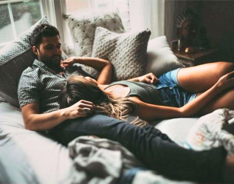 5 choses que tous les couples devraient faire chaque matin en se levant
