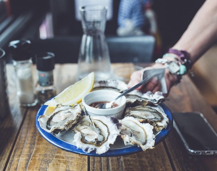 Les amoureux de fruits de mer seraient plus actifs au lit, selon une étude
