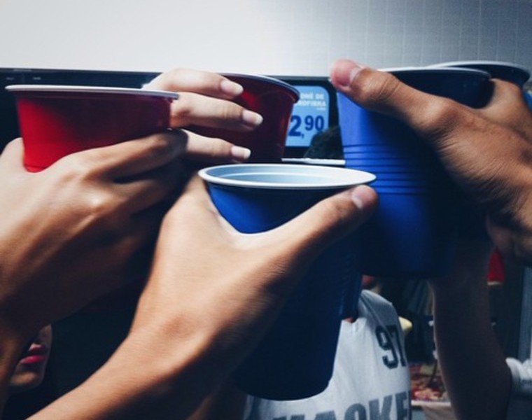 3 jeux d'alcool dont tu n'as JAMAIS entendu parler