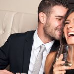 Tinder : Une grande majorité d’hommes mentent aux femmes lors du premier rendez-vous