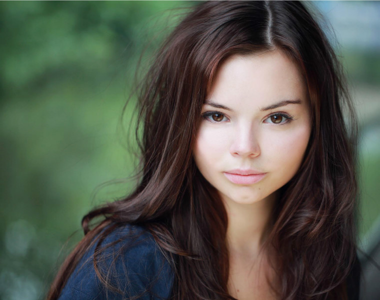 Eline Powell plus beaux seins nus