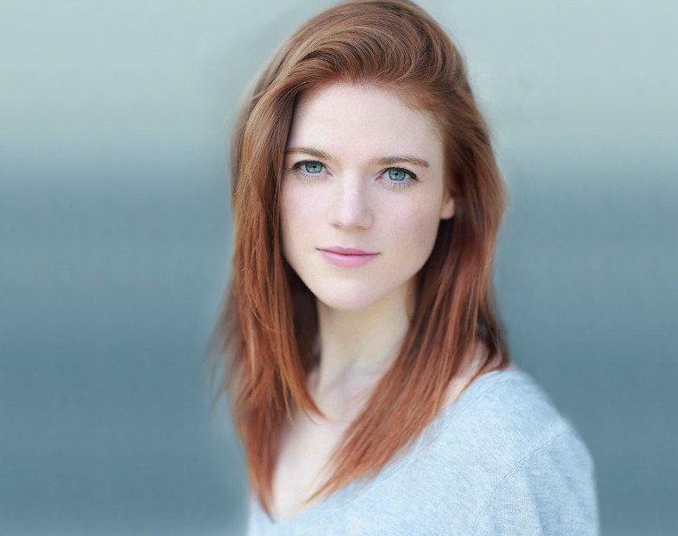 Rose Leslie Nue Dans Une Douche