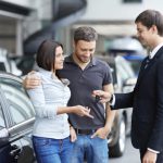 Achat d’une voiture : les différents avantages de faire affaire avec un concessionnaire